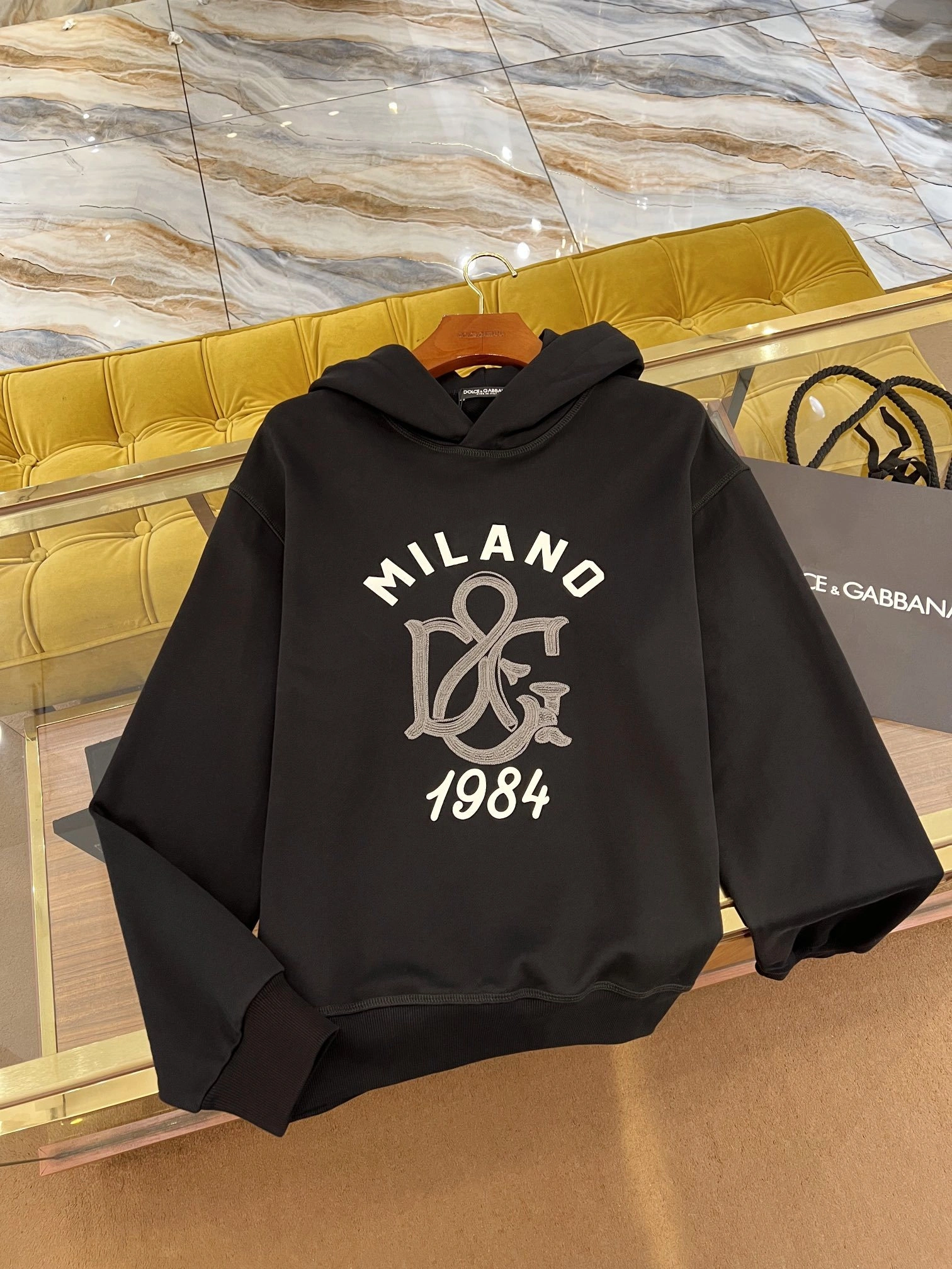 wg.luxury- 4o835& embroidery logo item:D-F409J1501